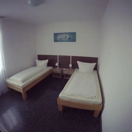Gaestezimmer Faut 게스트하우스